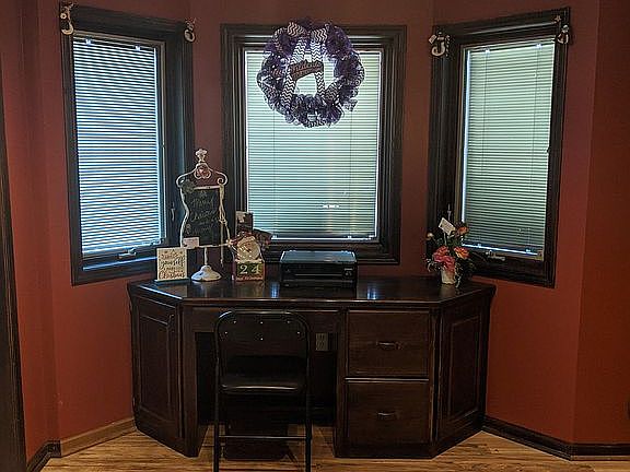 Bay window off kitchen