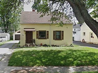 35 McCall Rd, Rochester, NY 14615