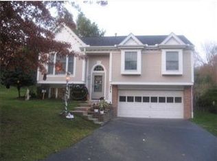 573 Cherryhill Dr, Bridgeville, PA 15017