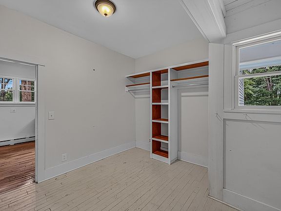 4th image of 181 Maple Street