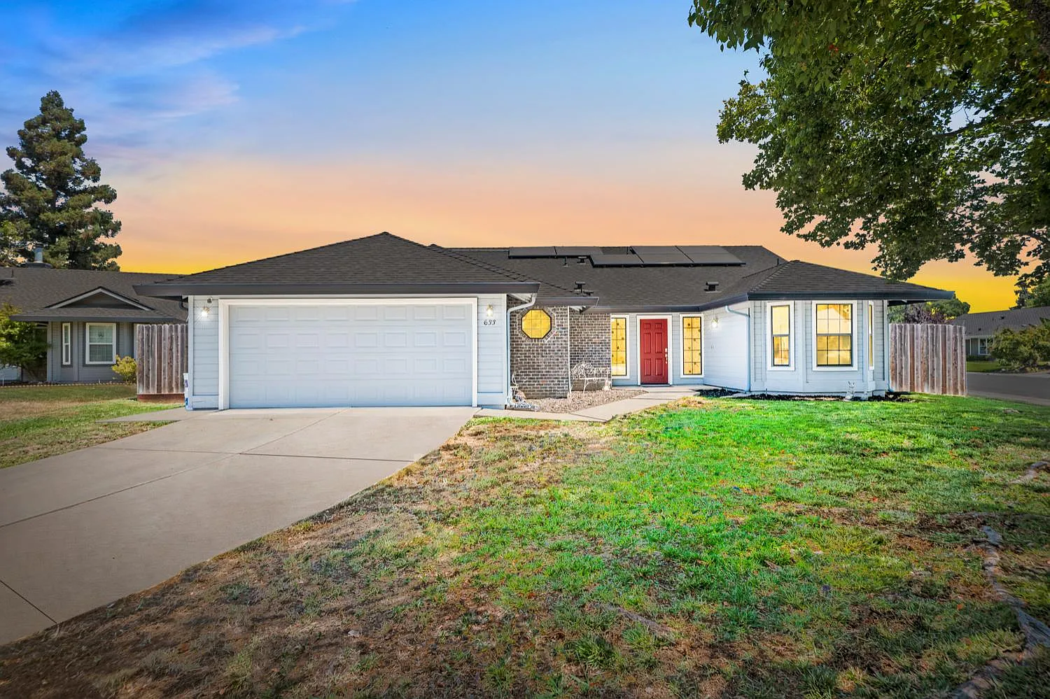633 Holly Ct photo 1