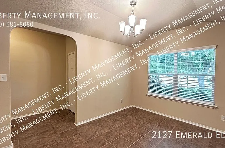 2127 Emerald Edge — Photo 7