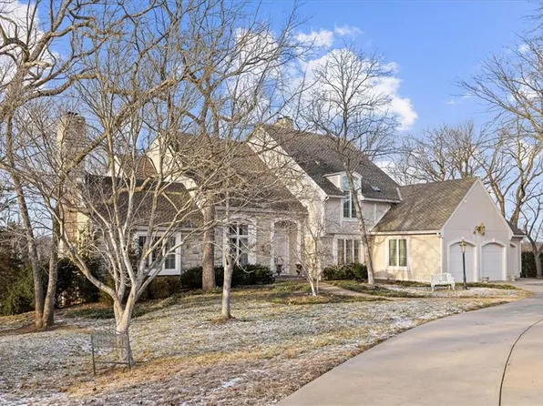 10580 S Glenview Ln, Olathe, KS 66061