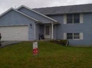 229 Briar Cliff St SW, Poplar Grove, IL 61065