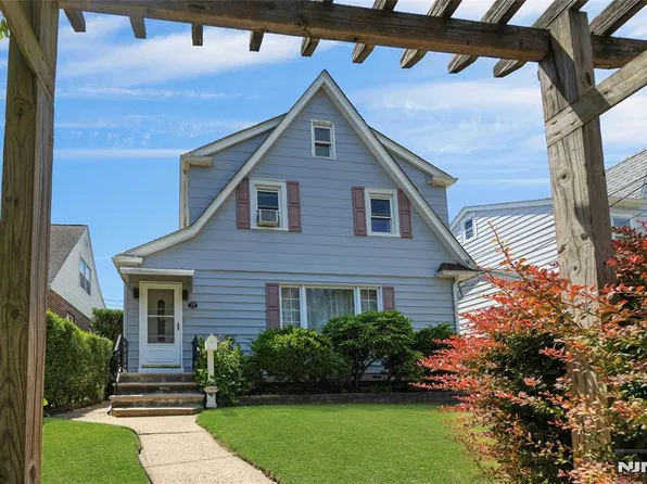 28 Sylvan Ave, Bergenfield, NJ 07621