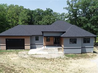 10422 E County Road 550n, Lerna, IL 62440
