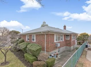 20-40 Francis Lewis Blvd, Whitestone, NY 11357