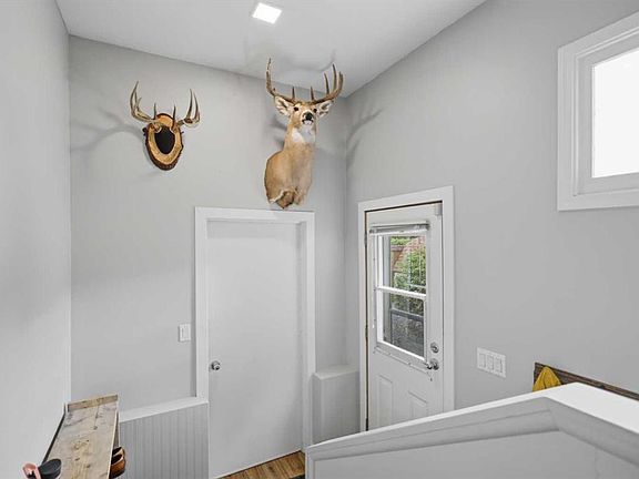 4th image of 5526 S 49th Ave