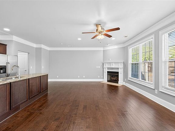 3rd image of 2854 Jordan Oaks Ln #8