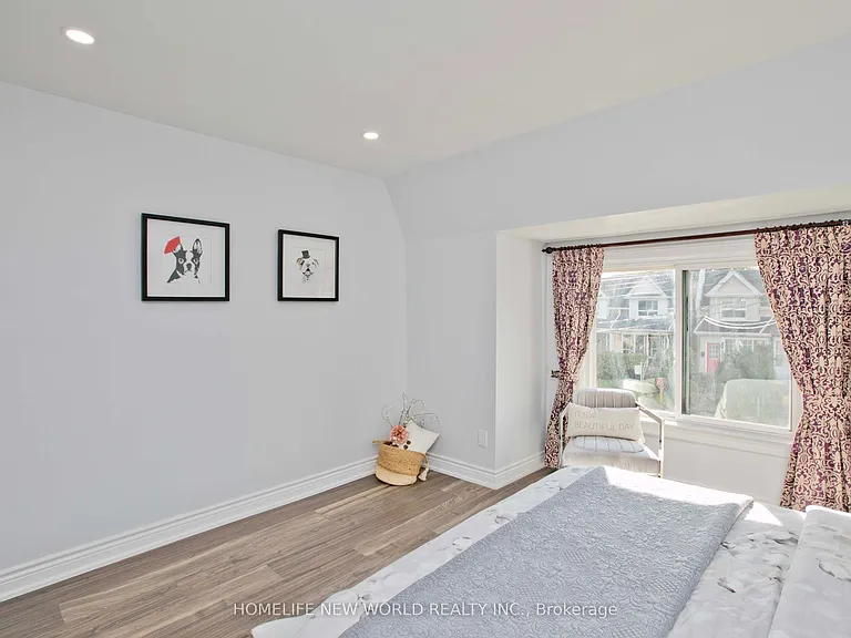 19 Britannia Ave — Photo 16