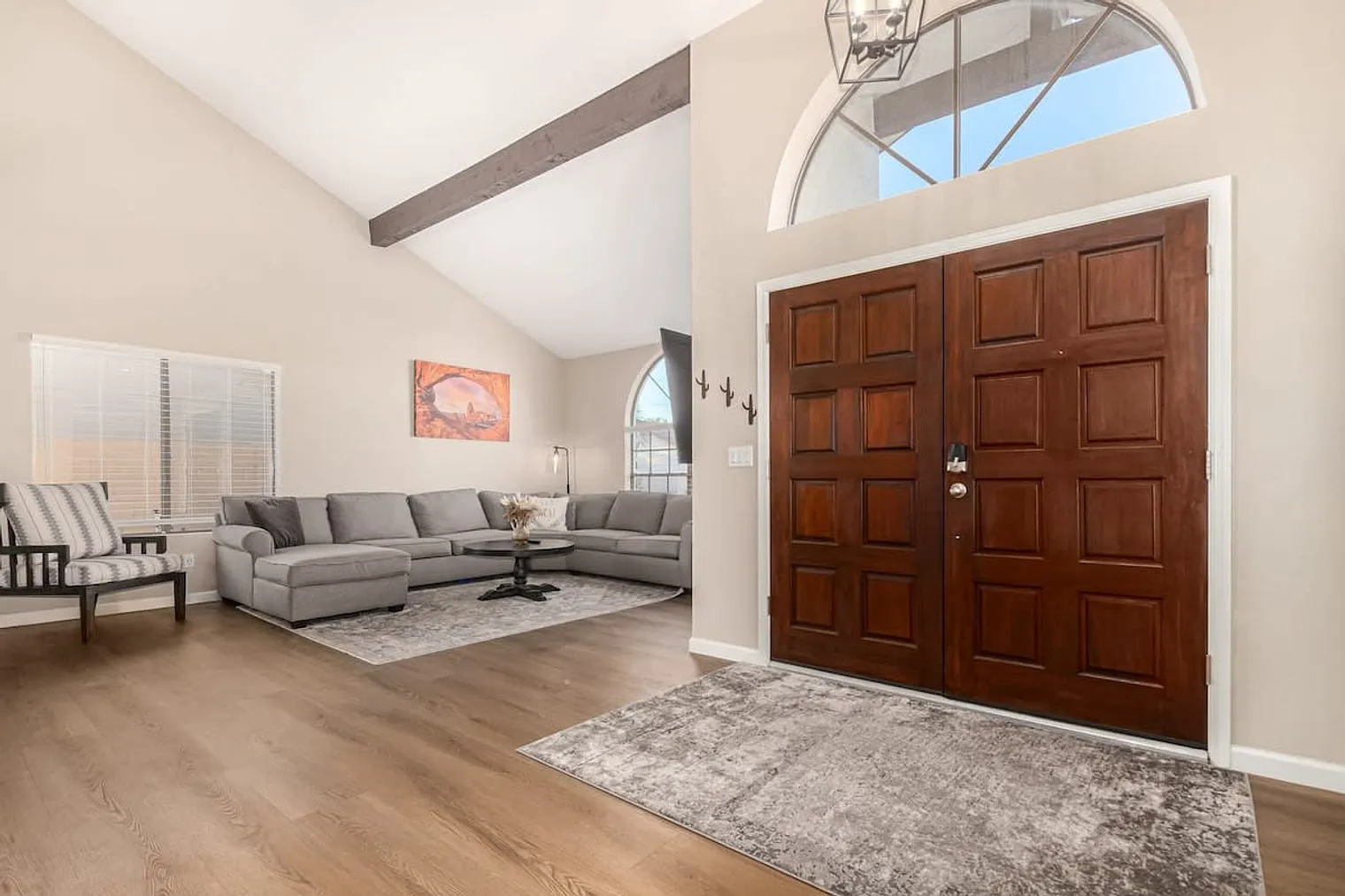 4 bed, 3.0 bath, 2917 sqft, $7,853 — Photo 2