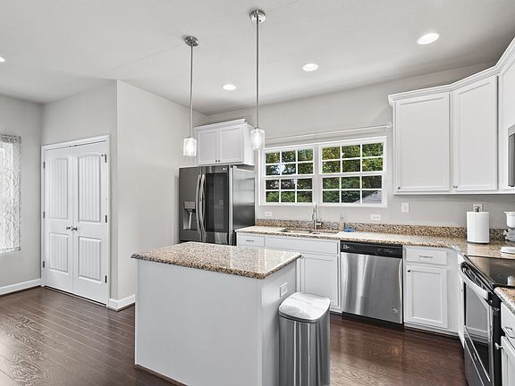 3rd image of 1541 Ocean Garden St