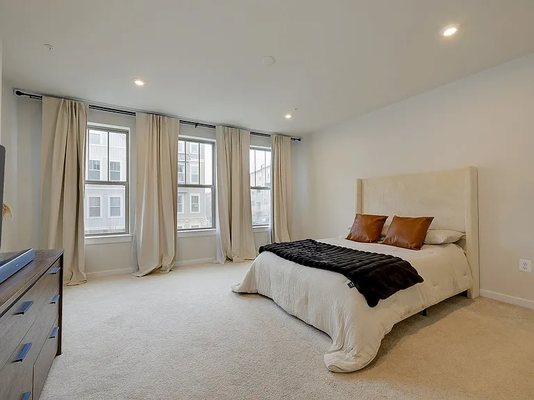 203A Park Central Ter — Photo 15