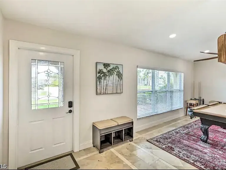 2806 SW 38th Ter — Photo 4
