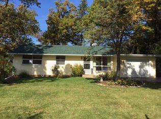 430 Waubun Dr, Fontana, WI 53125