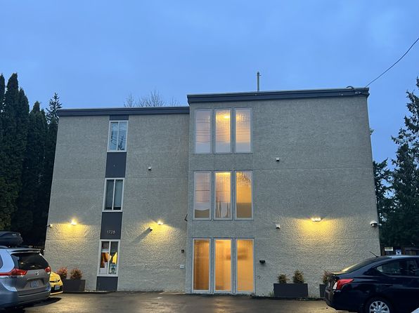 1728 NE 145th St APT 203