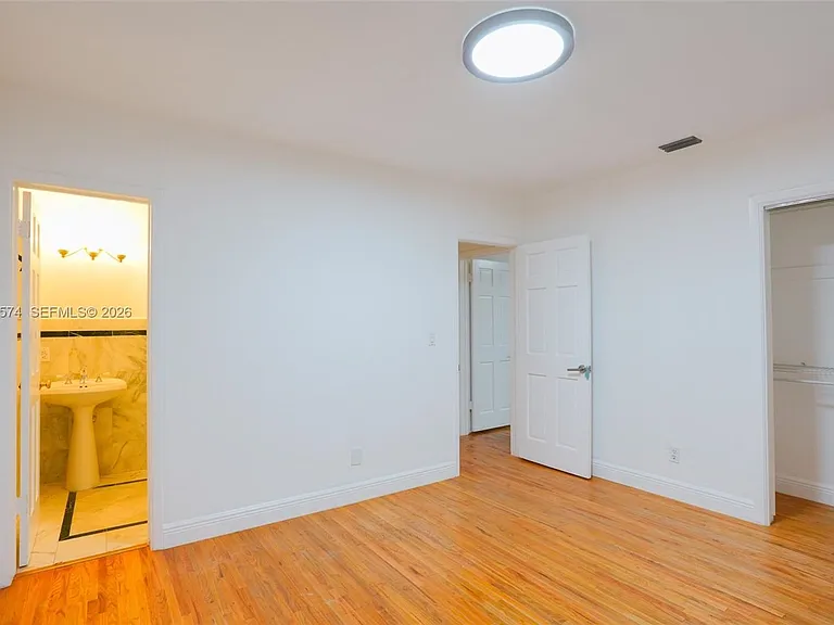 355 Redwood Ln — Photo 18