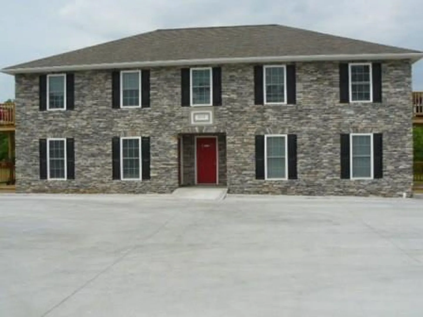 309 YMCA Way — Photo 1