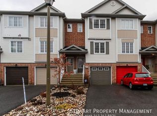 25 Manhattan Cres #1, Ottawa, ON K2C 4B4