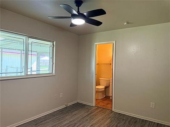 4th image of 176 Elaine Dr