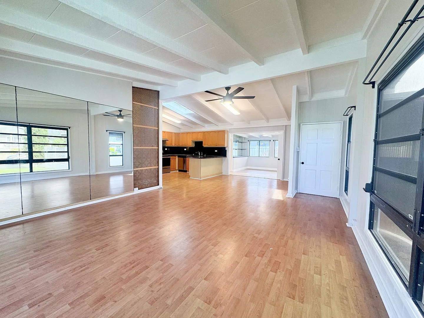 4 Bedroom, 2 Bathroom Single Family Home in Enchanted Lake w/PV Panels! — Photo 2