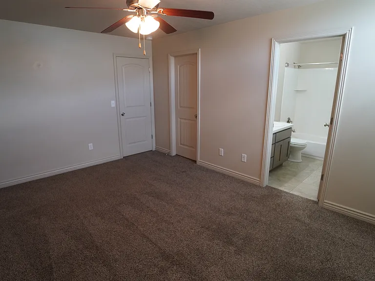 1923 N 300 W — Photo 12
