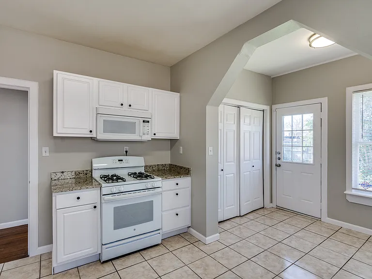 5011 Parkland Ave — Photo 13