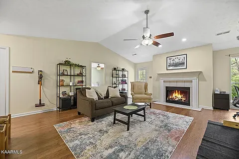 336 Creekview Ln — Photo 5