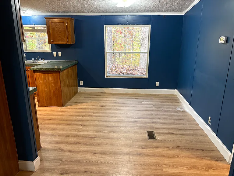 329 Hollybrook Ln — Photo 8