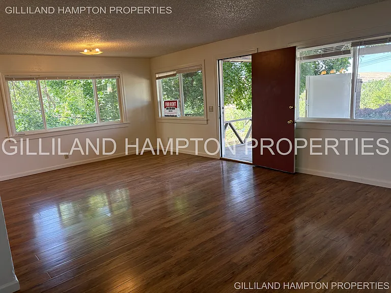 725 SW 7th St — Photo 45