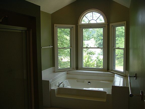 Master Garden Tub