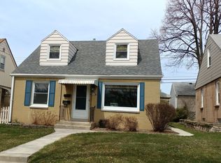 8614 W Keefe Ave, Milwaukee, WI 53222