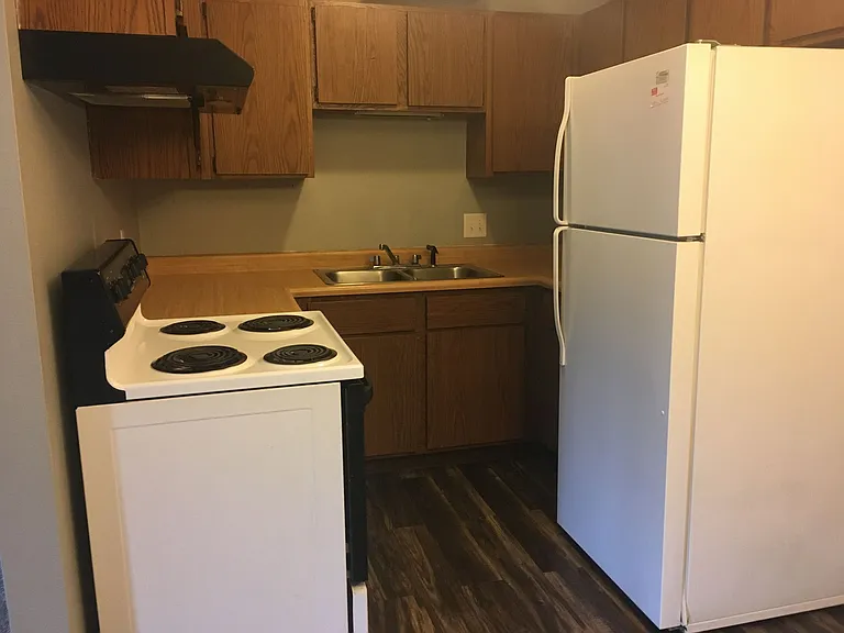Cobblestone Circle Apartment 2 Bedroom, 1 Bath Secure Building — Photo 5