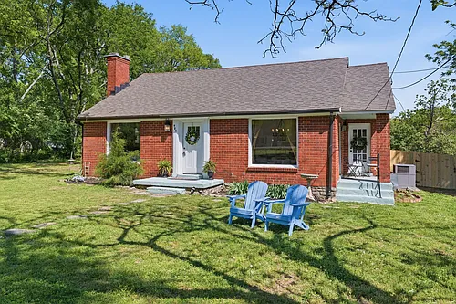 926 Idlewild Dr Photo 1