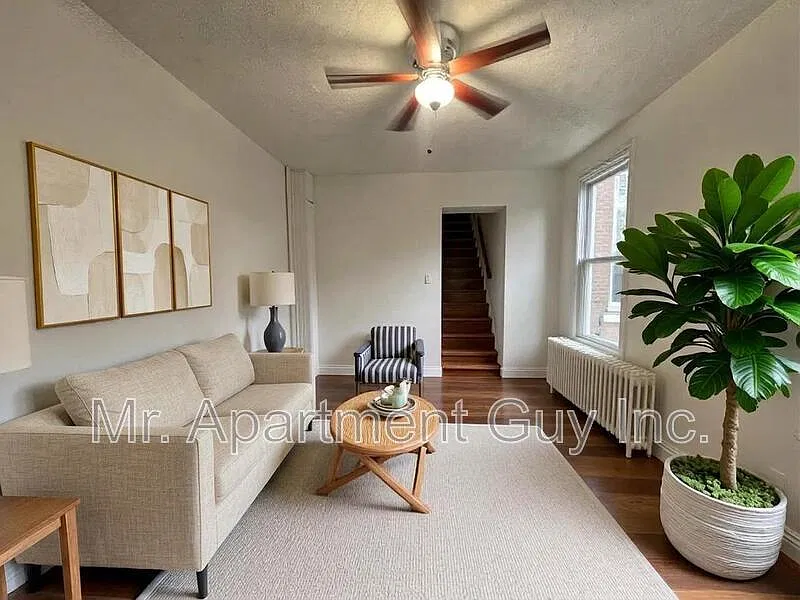 2 bed, 1.0 bath, $1,695 — Photo 2