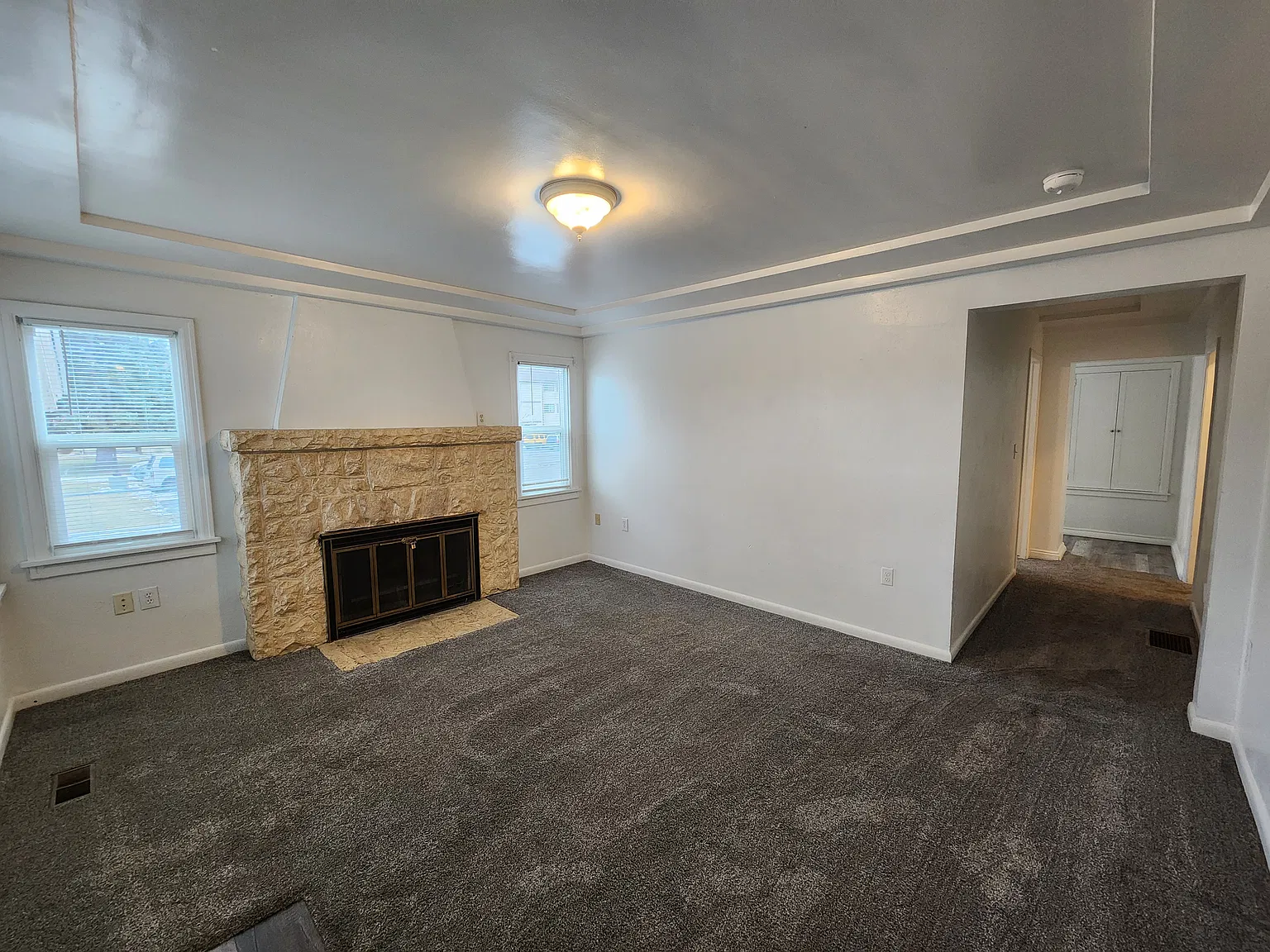 3 bed, 1.0 bath, $1,200 — Photo 2