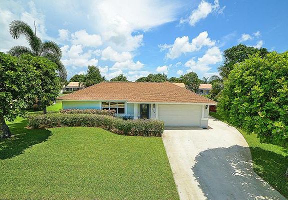 Home For Sale In Lake Forest South