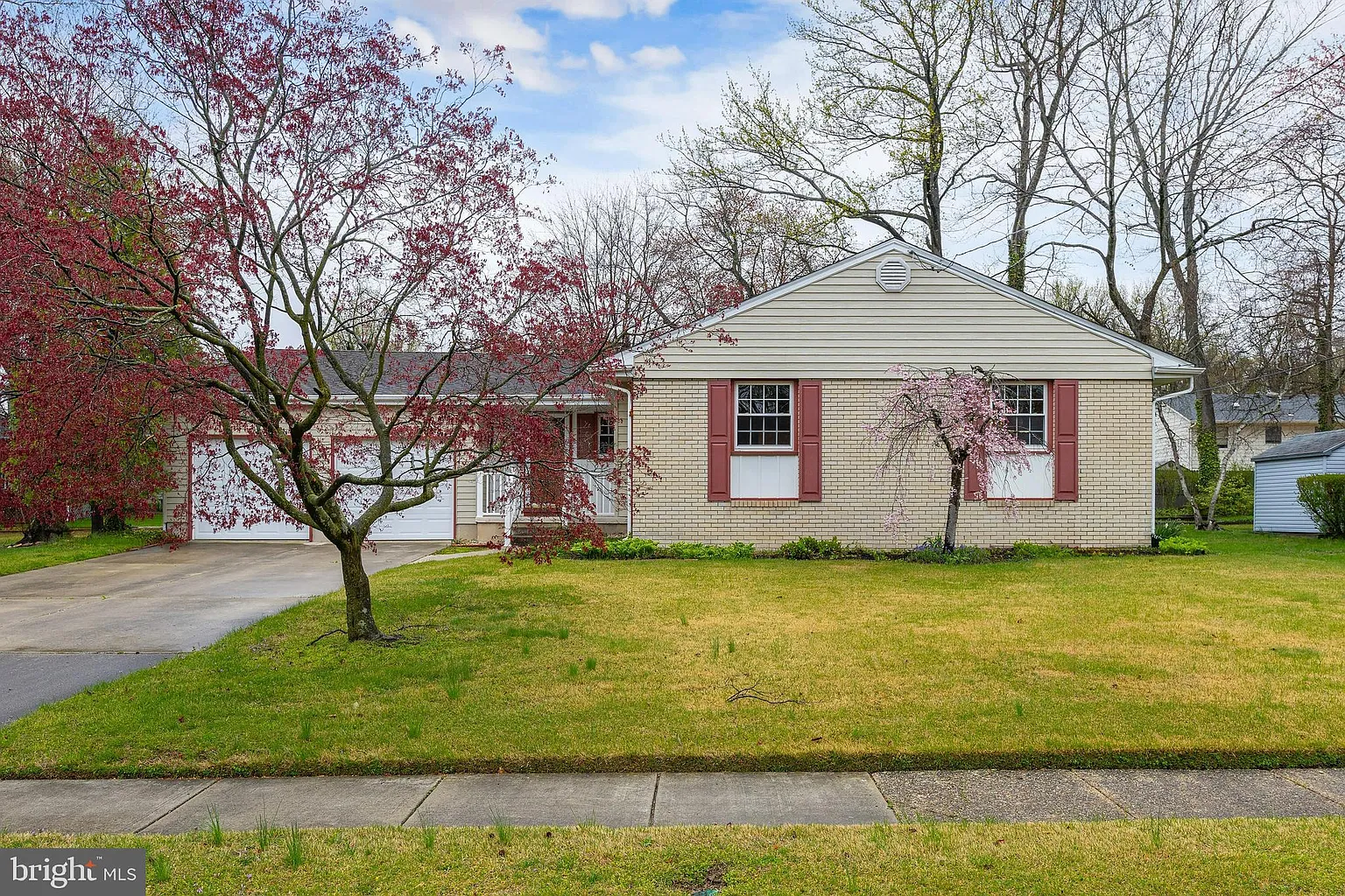 257 Lincoln Ave photo 1