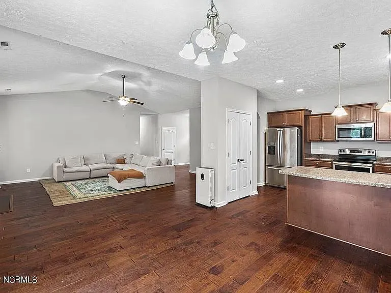 3315 Hardee Farms Dr — Photo 8
