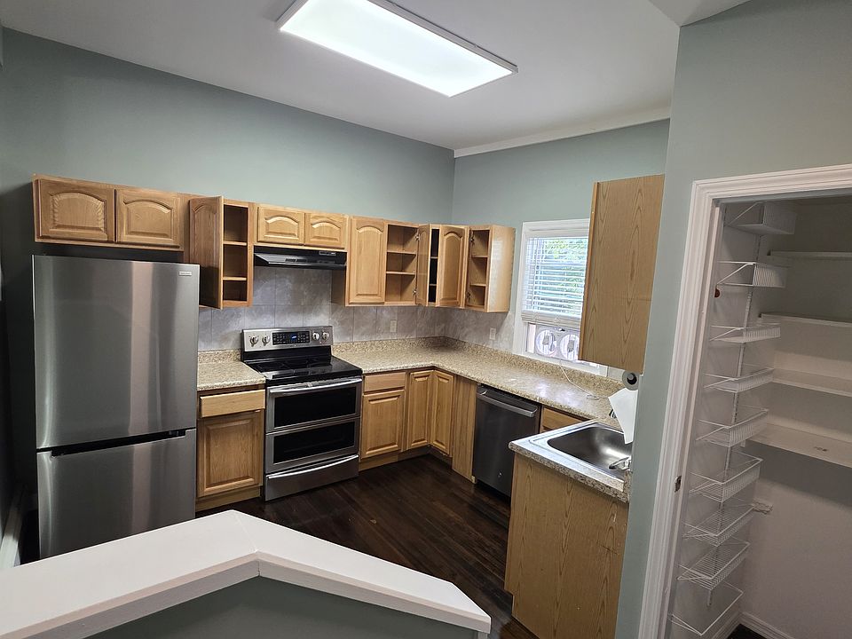 1st image of 5 Longmeadow Rd #2