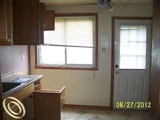 5th image of 1319 Merrill Ave