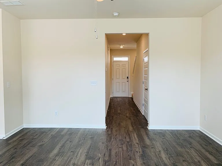 49 Lauritsen Way — Photo 7