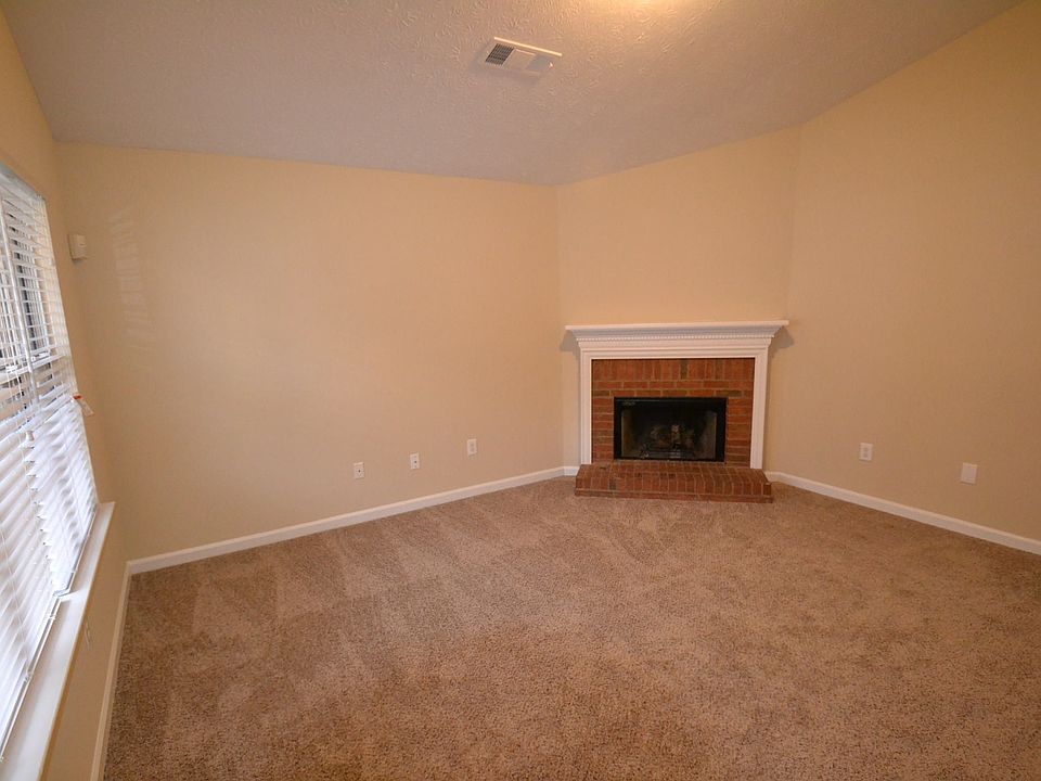 2nd image of 6627 Coventry Point