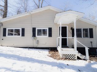 2035 Hickory Dr, Lapeer, MI 48446