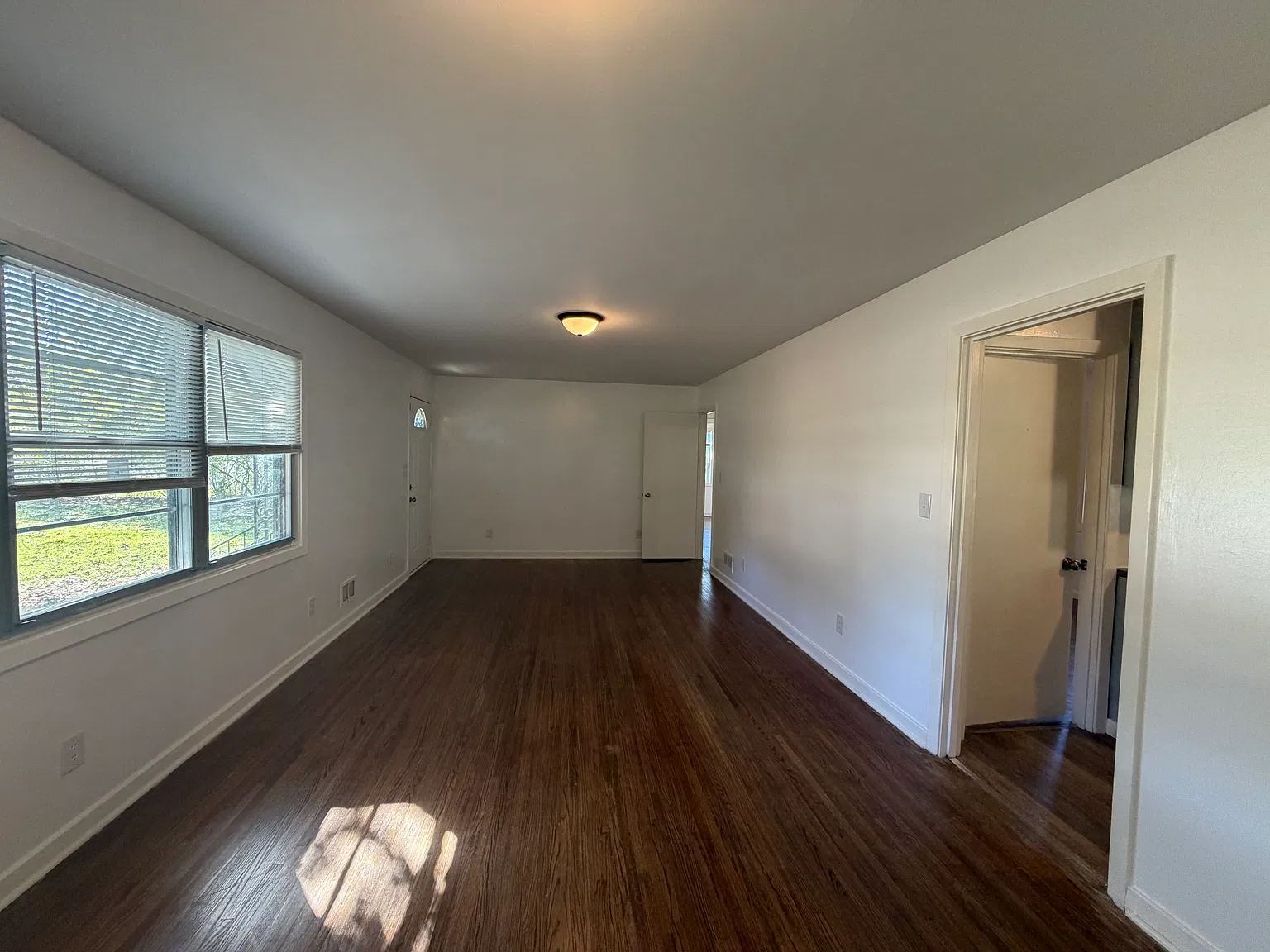 3 bed, 1296 sqft, $1,200 — Photo 2