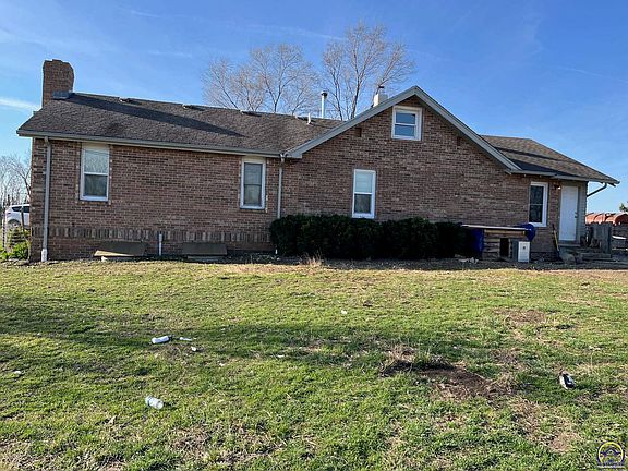 3rd image of 28175 Pleasant Ridge Rd