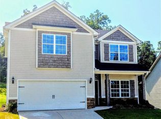 105 Saint Charles Pl, Sharpsburg, GA 30277