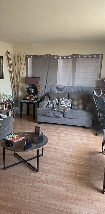 2nd image of 525 Wyatt Ave