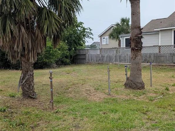 2125 63rd St, Galveston, TX 77551