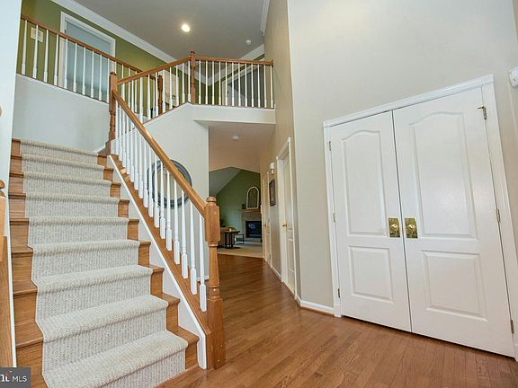 3rd image of 5849 Cranswick Ct